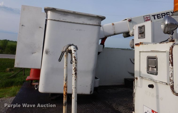 image for item KN9870 2008 International 4300  bucket truck