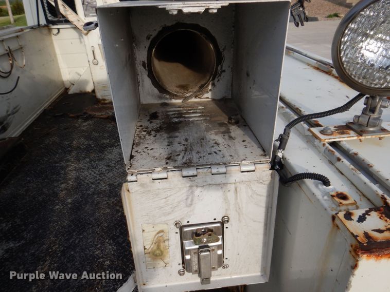 image for item KN9870 2008 International 4300  bucket truck