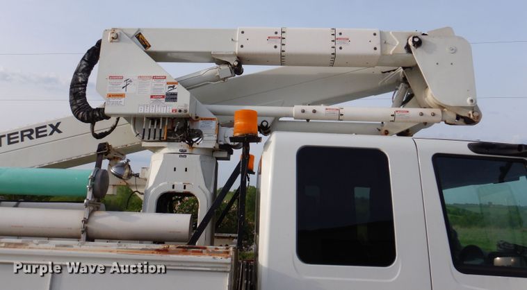 image for item KN9870 2008 International 4300  bucket truck