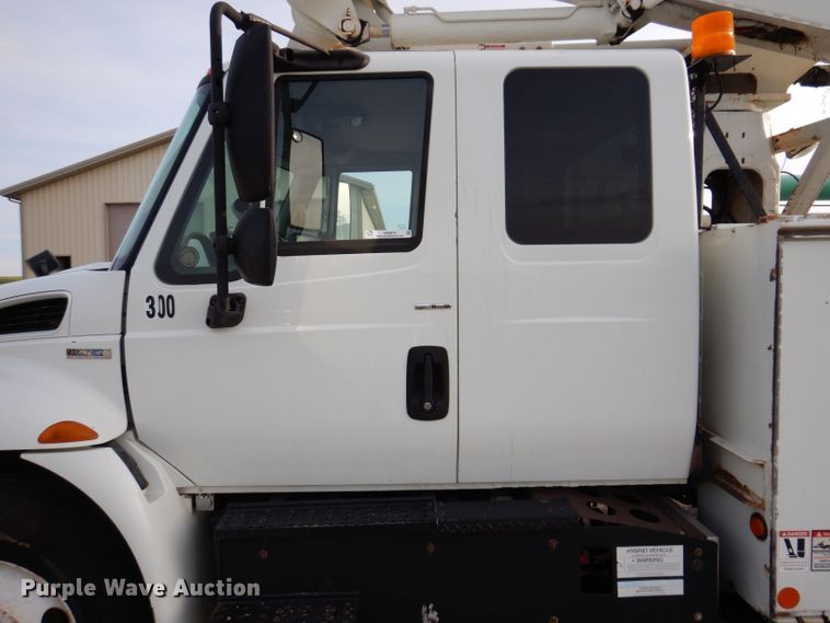 image for item KN9870 2008 International 4300  bucket truck