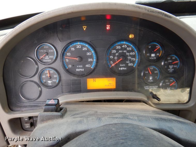 image for item KN9870 2008 International 4300  bucket truck