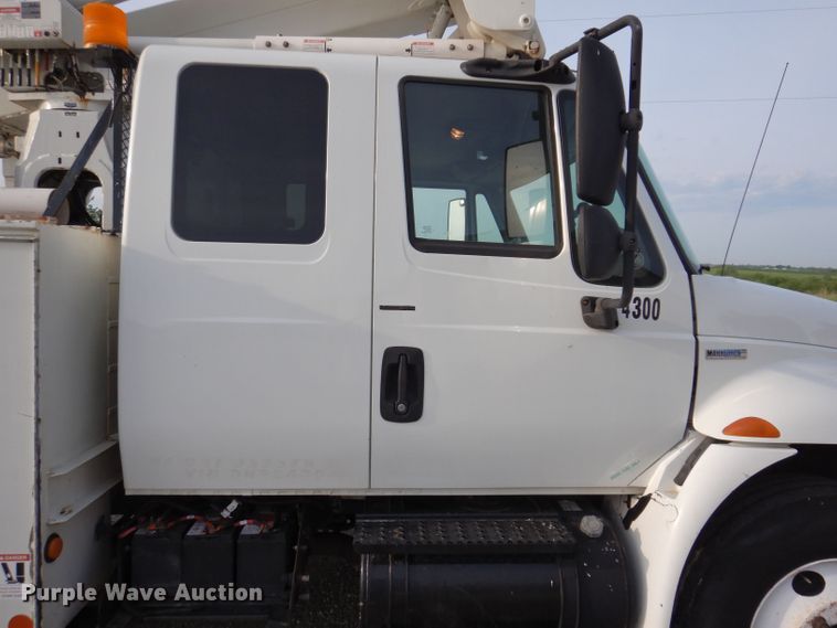 image for item KN9870 2008 International 4300  bucket truck