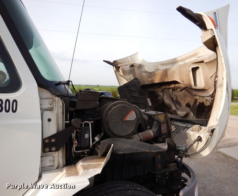 image for item KN9870 2008 International 4300  bucket truck