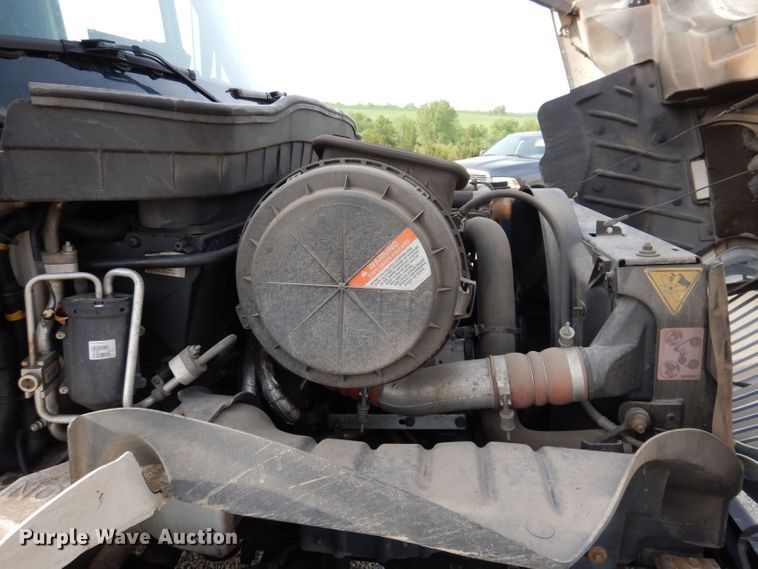 image for item KN9870 2008 International 4300  bucket truck