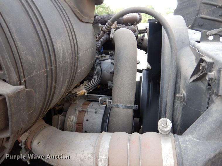 image for item KN9870 2008 International 4300  bucket truck