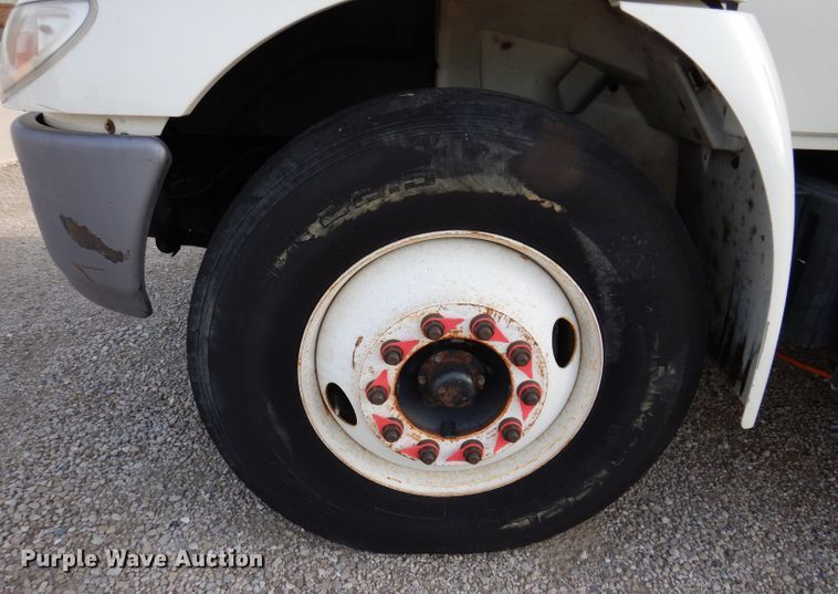 image for item KN9870 2008 International 4300  bucket truck