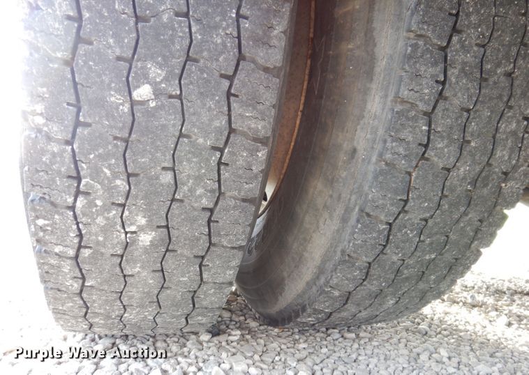 image for item KN9870 2008 International 4300  bucket truck