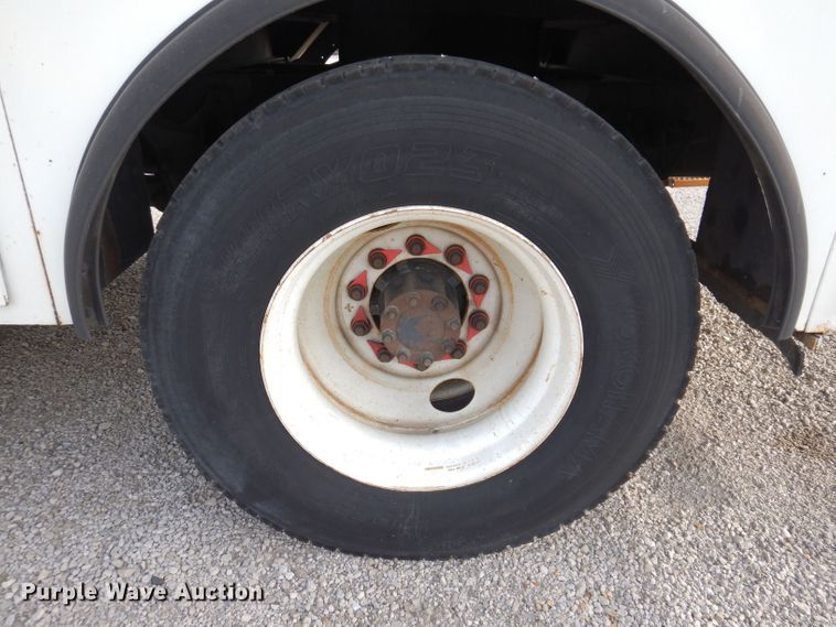 image for item KN9870 2008 International 4300  bucket truck