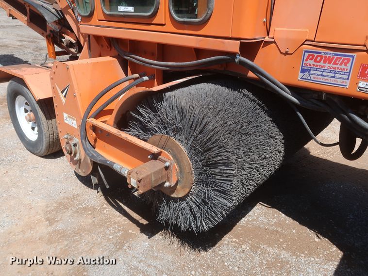 image for item KP9069 2008 Broce MK1  broom