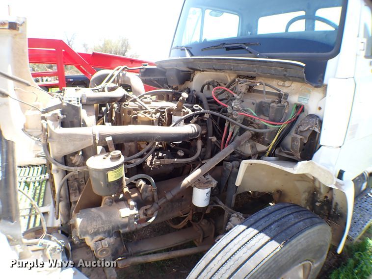 image for item KR9751 2000 Freightliner FL70  truck cab and chassis