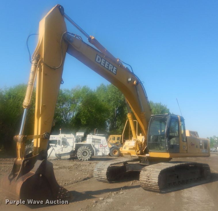 image for item KS9929 2005 John Deere 330C LC  excavator