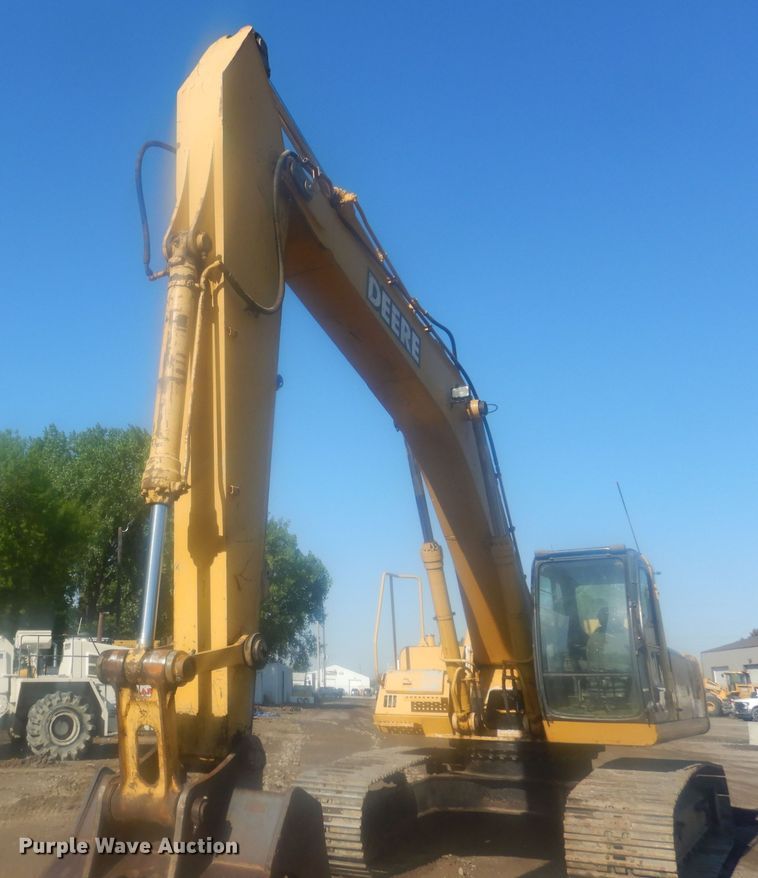 image for item KS9929 2005 John Deere 330C LC  excavator