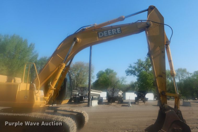 image for item KS9929 2005 John Deere 330C LC  excavator