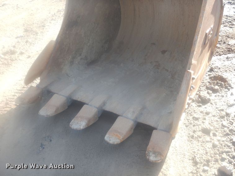 image for item KS9929 2005 John Deere 330C LC  excavator