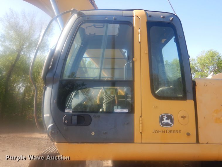 image for item KS9929 2005 John Deere 330C LC  excavator