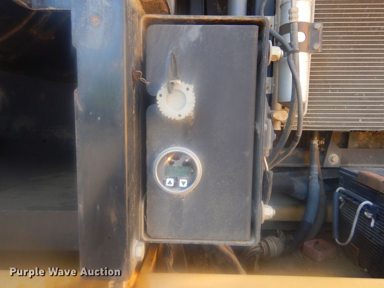 image for item KS9929 2005 John Deere 330C LC  excavator