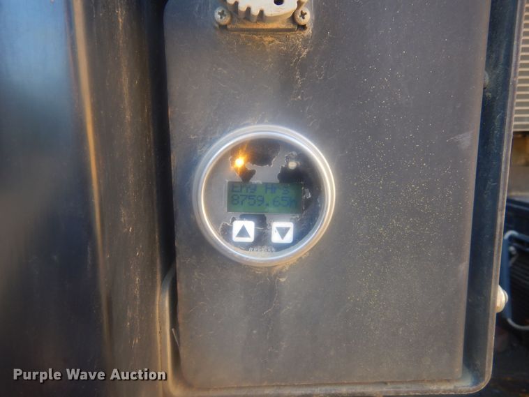 image for item KS9929 2005 John Deere 330C LC  excavator