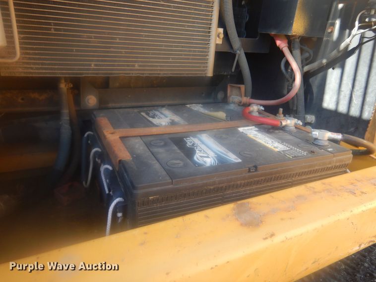 image for item KS9929 2005 John Deere 330C LC  excavator