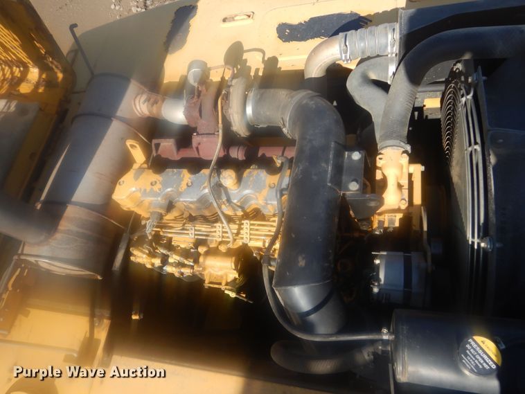 image for item KS9929 2005 John Deere 330C LC  excavator