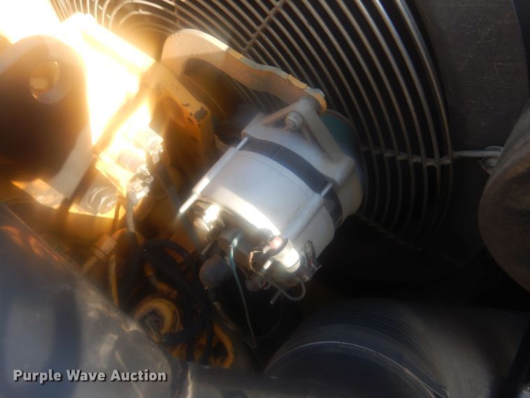 image for item KS9929 2005 John Deere 330C LC  excavator