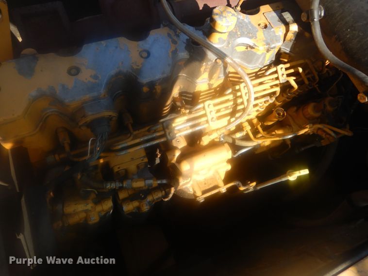 image for item KS9929 2005 John Deere 330C LC  excavator