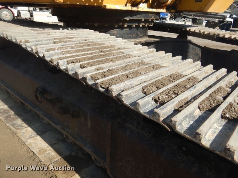 image for item KS9929 2005 John Deere 330C LC  excavator