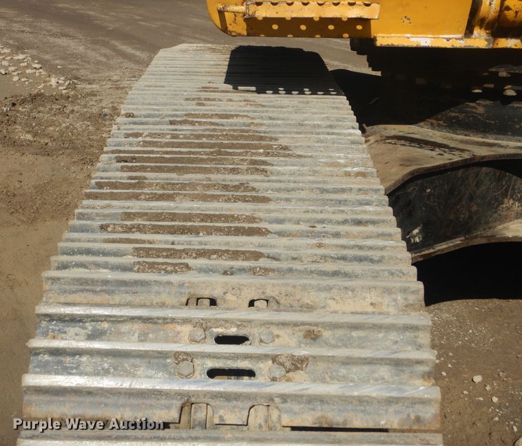 image for item KS9929 2005 John Deere 330C LC  excavator