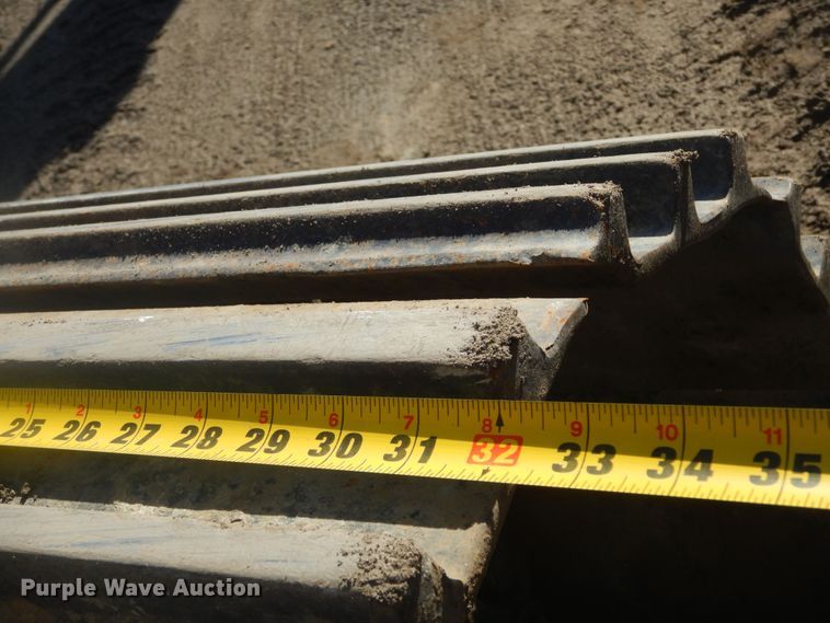 image for item KS9929 2005 John Deere 330C LC  excavator