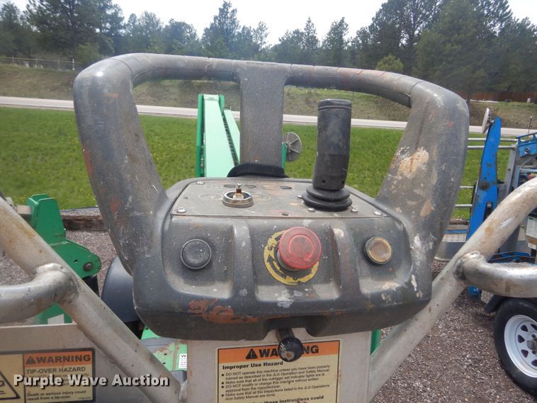 image for item KS9933 2007 JLG T350  boom lift