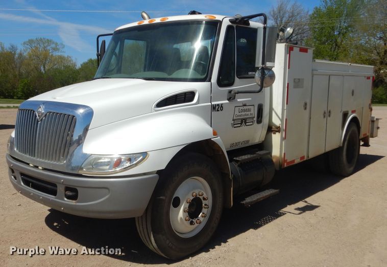 image for item KS9948 2006 International 4200  utility / service truck