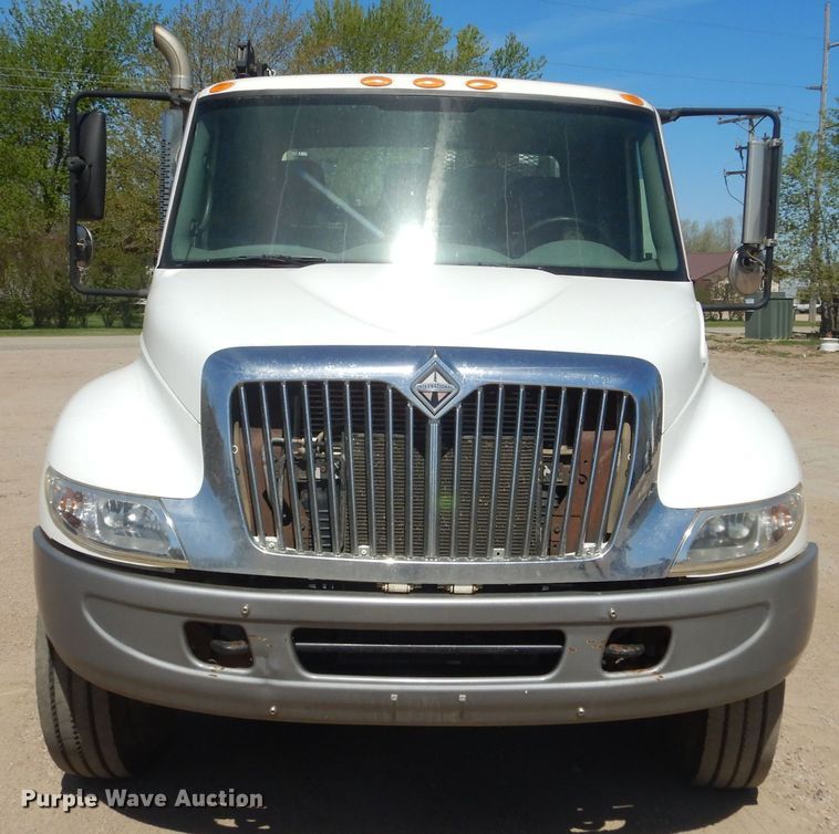 image for item KS9948 2006 International 4200  utility / service truck