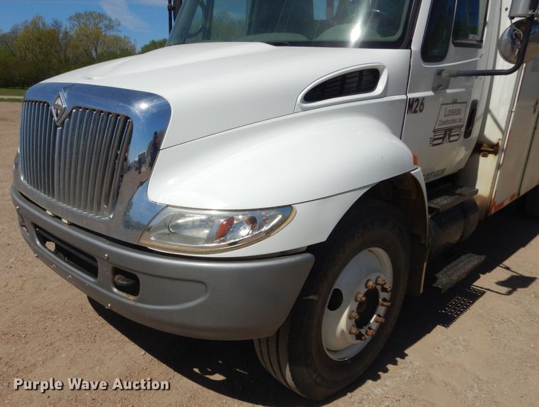 image for item KS9948 2006 International 4200  utility / service truck