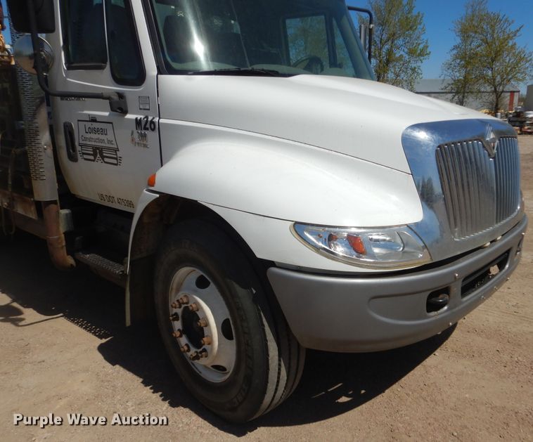 image for item KS9948 2006 International 4200  utility / service truck