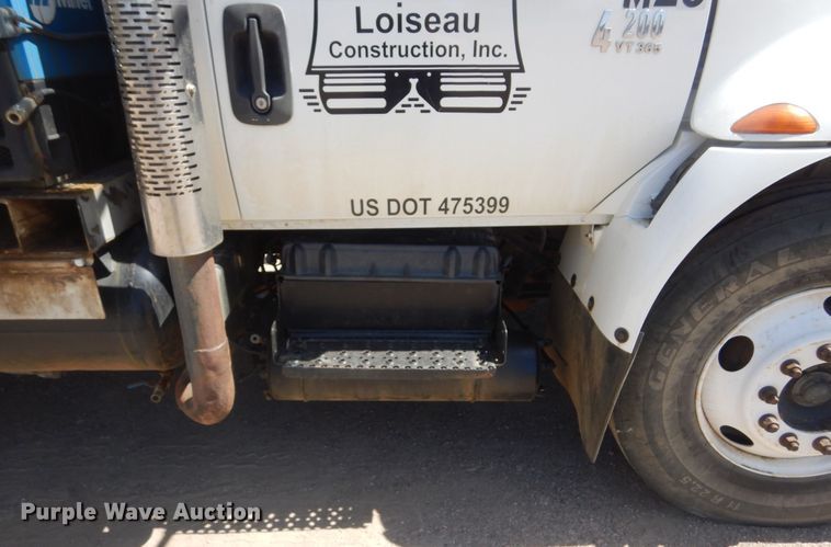 image for item KS9948 2006 International 4200  utility / service truck