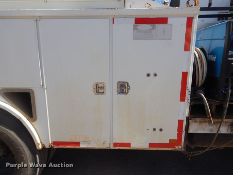 image for item KS9948 2006 International 4200  utility / service truck