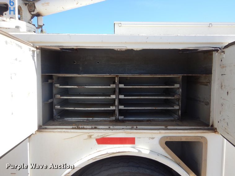 image for item KS9948 2006 International 4200  utility / service truck