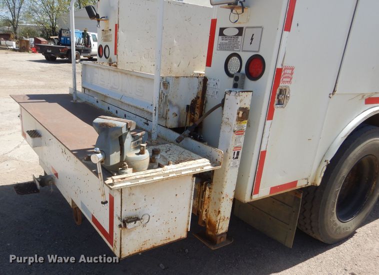 image for item KS9948 2006 International 4200  utility / service truck