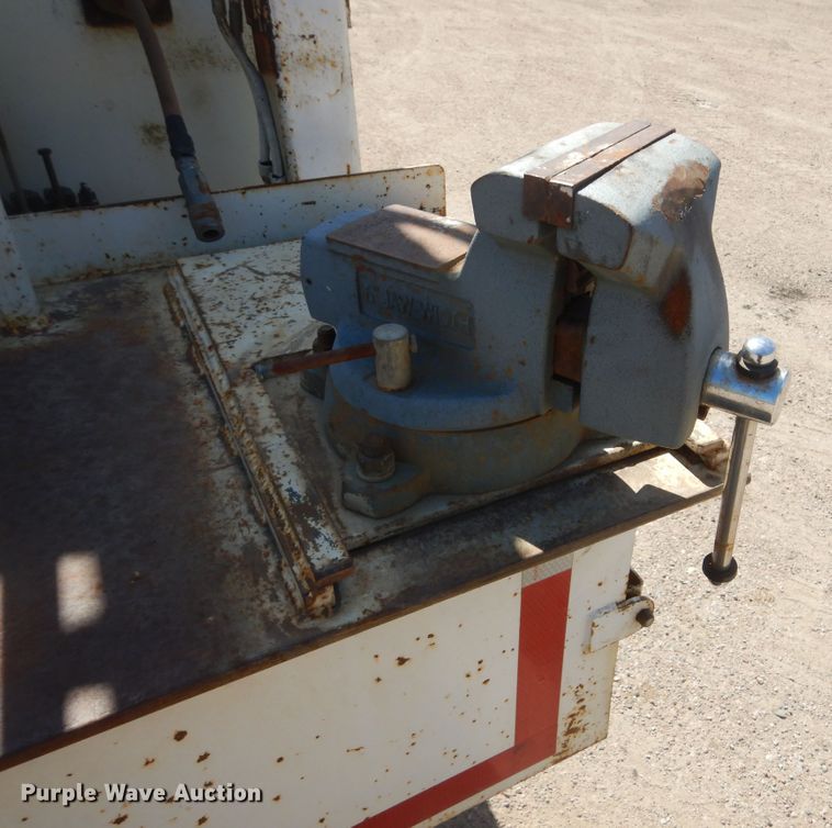 image for item KS9948 2006 International 4200  utility / service truck