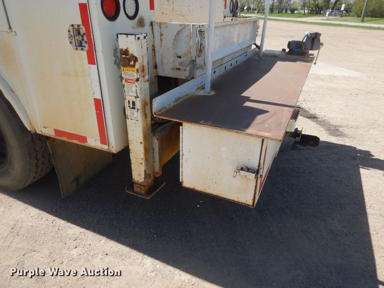 image for item KS9948 2006 International 4200  utility / service truck