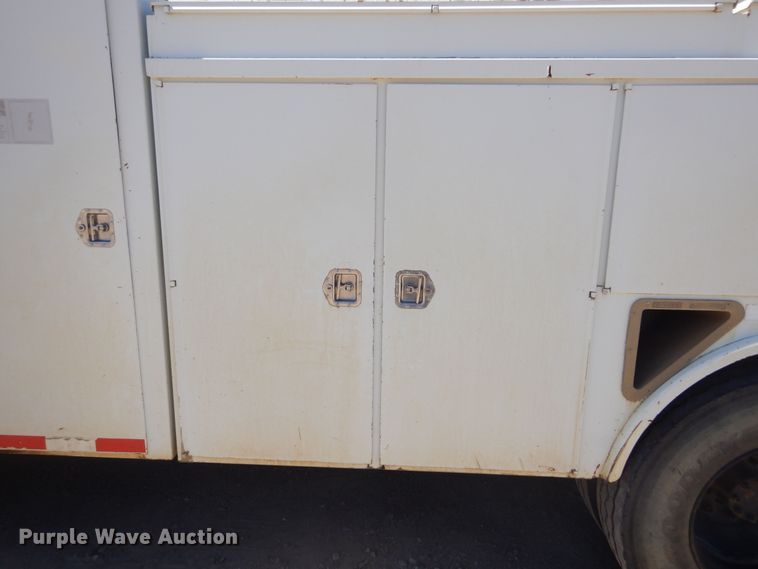 image for item KS9948 2006 International 4200  utility / service truck