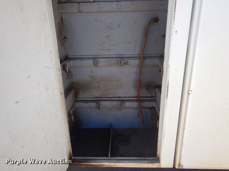 image for item KS9948 2006 International 4200  utility / service truck