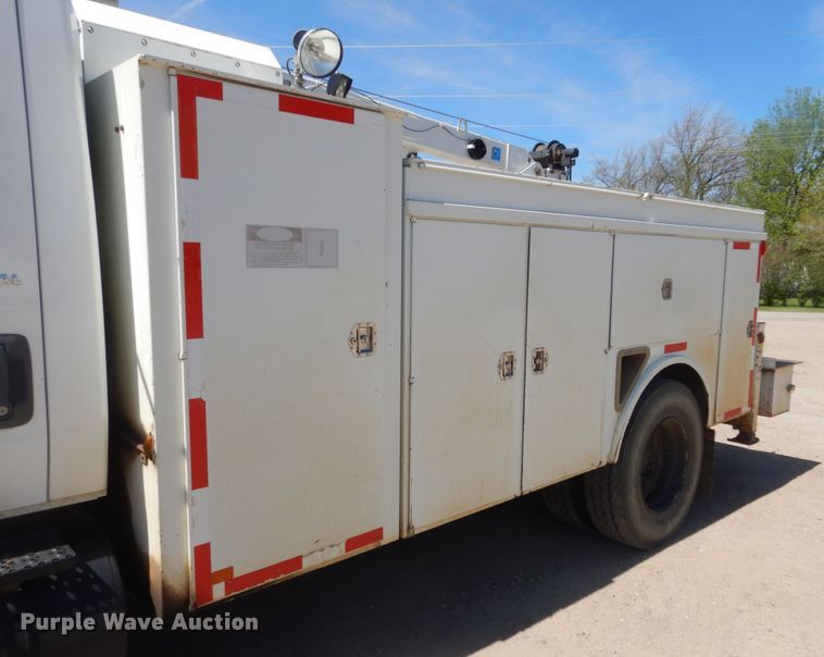 image for item KS9948 2006 International 4200  utility / service truck