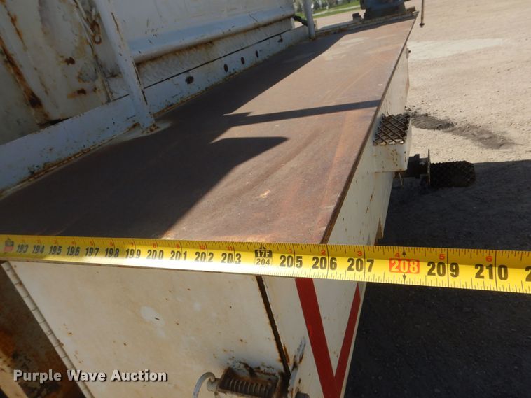 image for item KS9948 2006 International 4200  utility / service truck