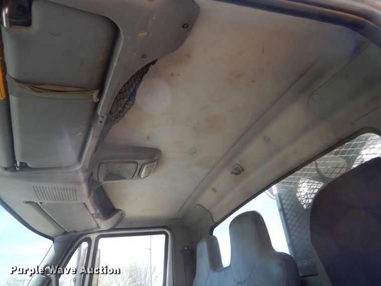 image for item KS9948 2006 International 4200  utility / service truck