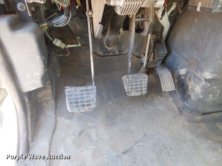 image for item KS9948 2006 International 4200  utility / service truck