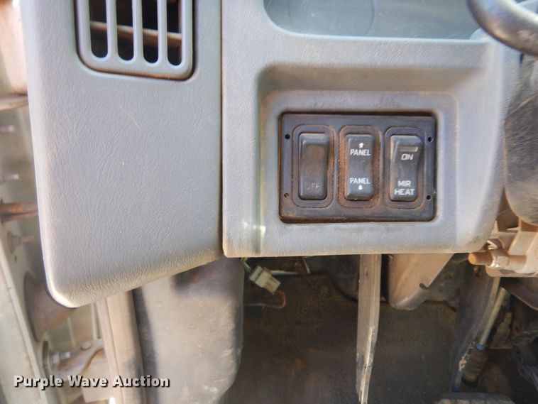 image for item KS9948 2006 International 4200  utility / service truck