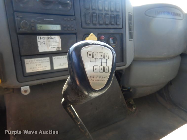 image for item KS9948 2006 International 4200  utility / service truck