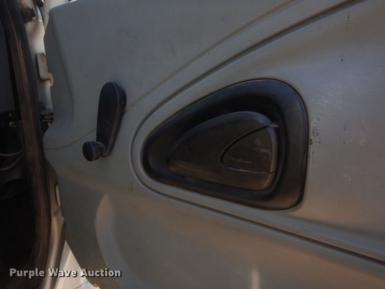 image for item KS9948 2006 International 4200  utility / service truck