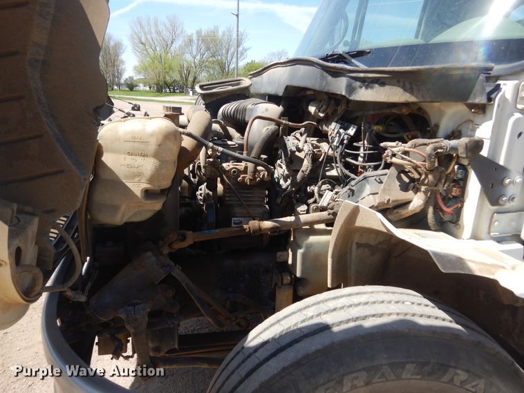 image for item KS9948 2006 International 4200  utility / service truck