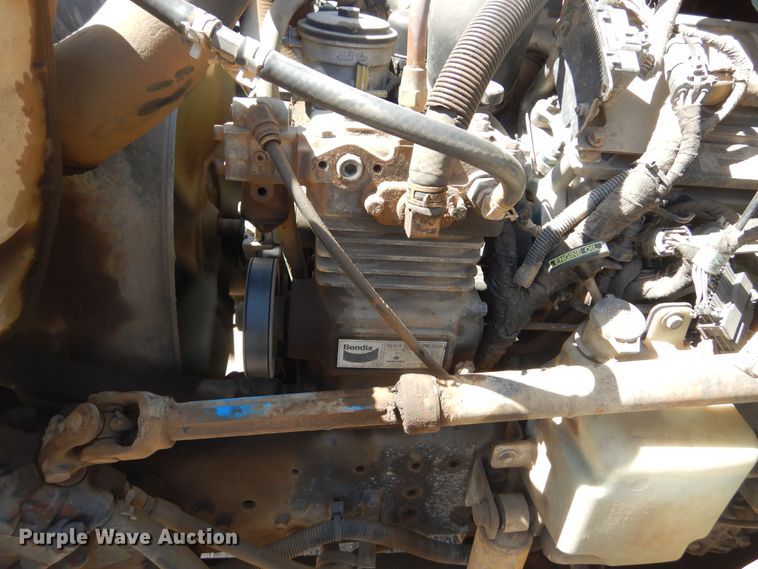 image for item KS9948 2006 International 4200  utility / service truck